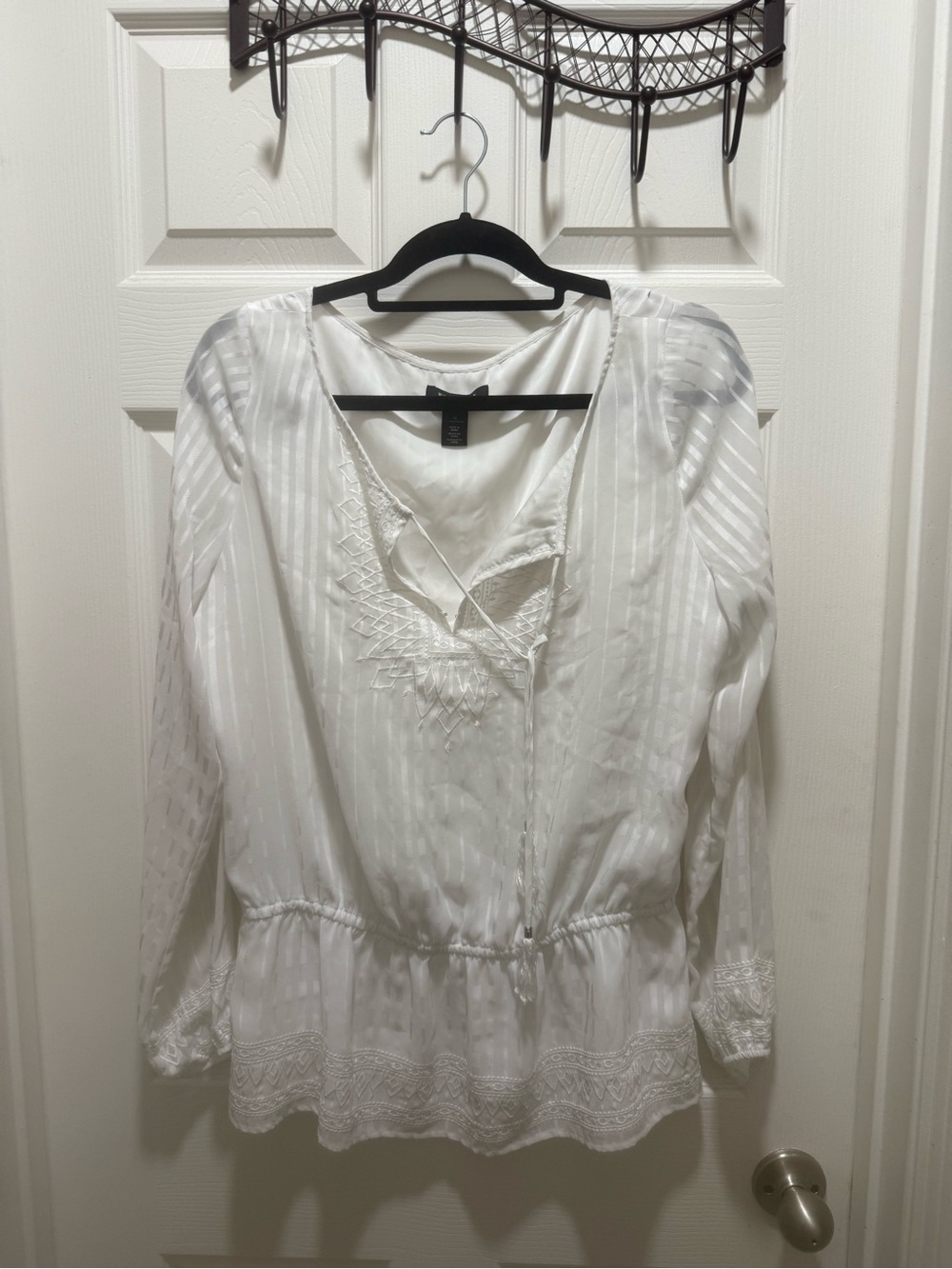 Women's size 12 White House Black Market Embroidered V-Neck Blouse